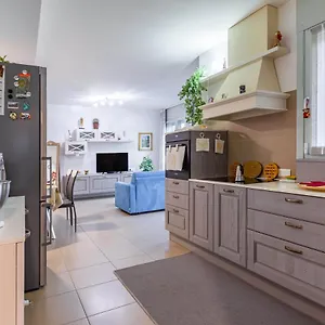 https://milano-balcony-apt.italymilanhotels.net