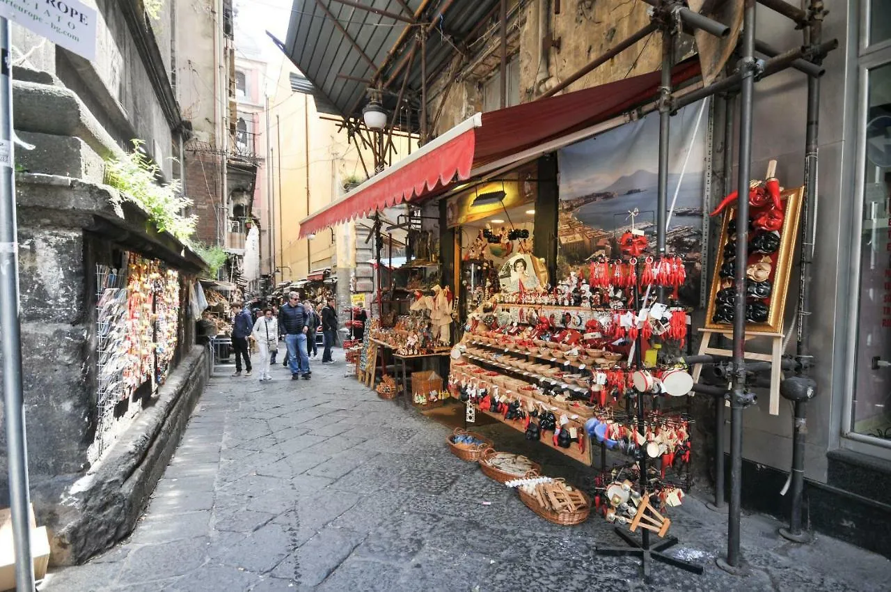 Casa Luna Napoli 0*,  Italia